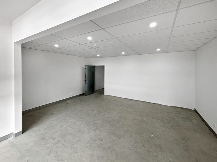 Click to view all images 1/90-100 Griffith Street Coolangatta QLD 4225 - Image 3