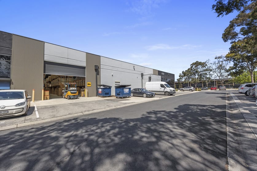 Click to view all images A1/1-5 Lake Drive Dingley Village VIC 3172 - Image 3