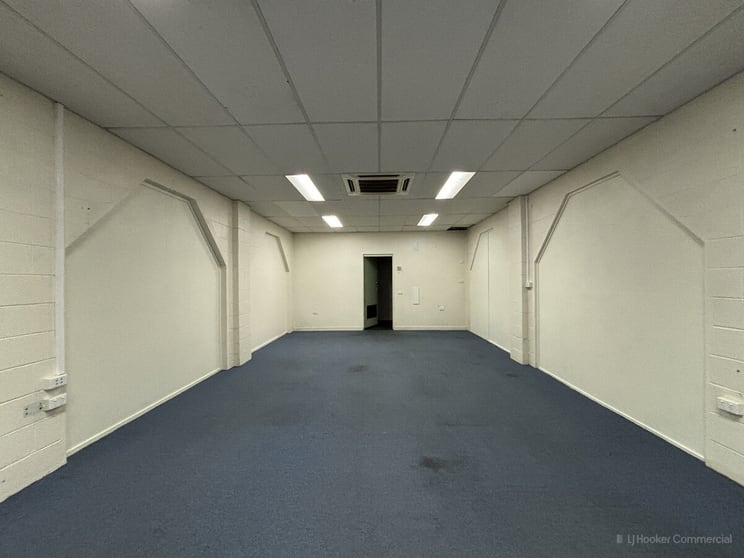 Click to view all images Shop 3/12 Russell Street Toowoomba City QLD 4350 - Image 1