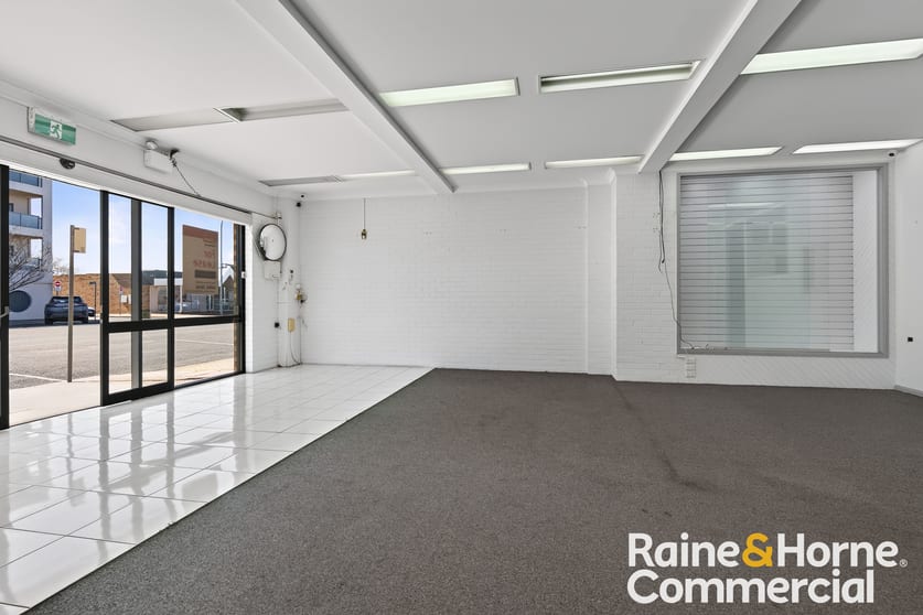 Click to view all images 25 Bultje Street Dubbo NSW 2830 - Image 2