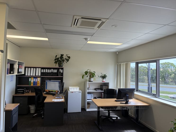 Click to view all images C06/216 Harbour Road Mackay Harbour QLD 4740 - Image 3