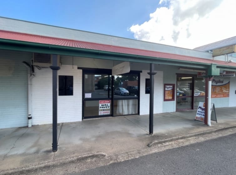 Click to view all images 7/221 Lennox Street Maryborough QLD 4650 - Image 2