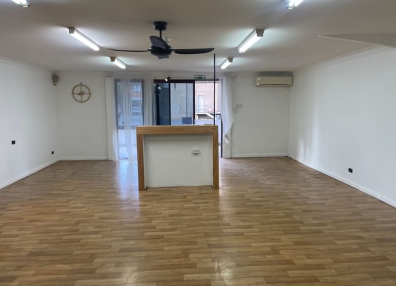 Click to view all images 7/221 Lennox Street Maryborough QLD 4650 - Image 3