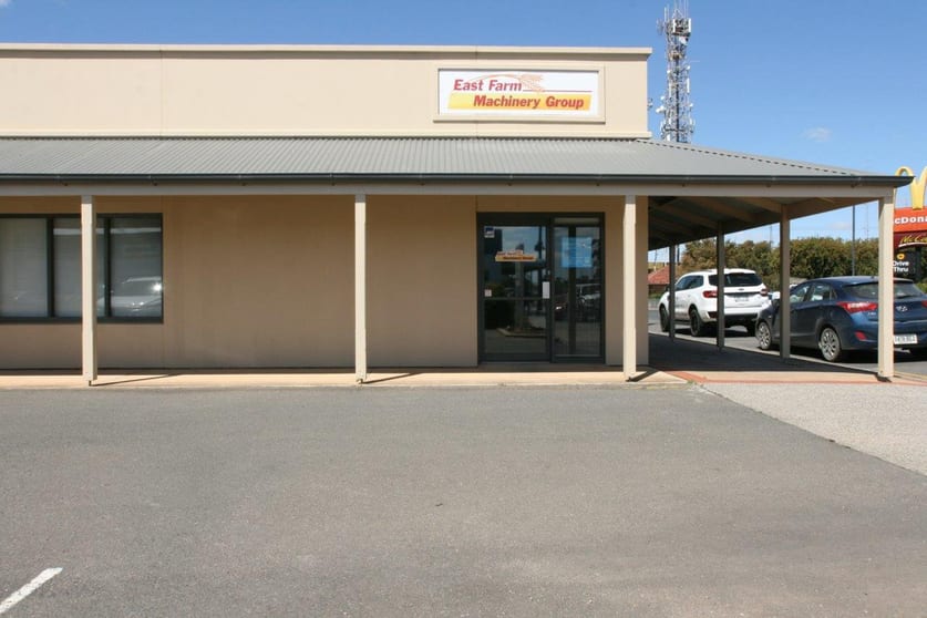 Click to view all images 1/3 Forster Street Kadina SA 5554 - Image 2