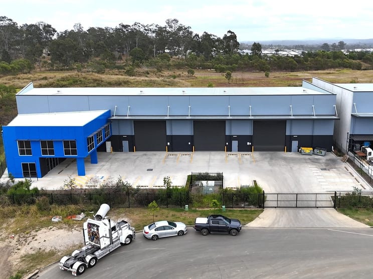 Click to view all images 25 Gliderway St Bundamba QLD 4304 - Image 1
