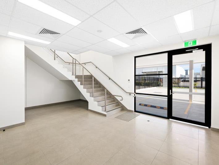 Click to view all images Unit 2/6 Craftsman Close Beresfield NSW 2322 - Image 2