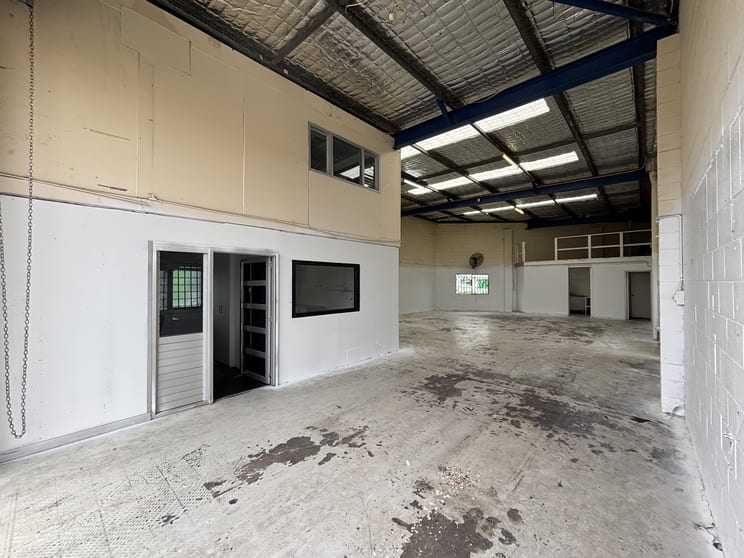 Click to view all images 8/18 O'Shea Drive Nerang QLD 4211 - Image 3