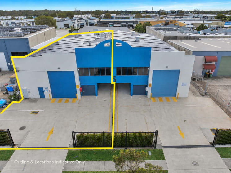 1/5 Machinery Avenue Warana QLD 4575 - Image 1