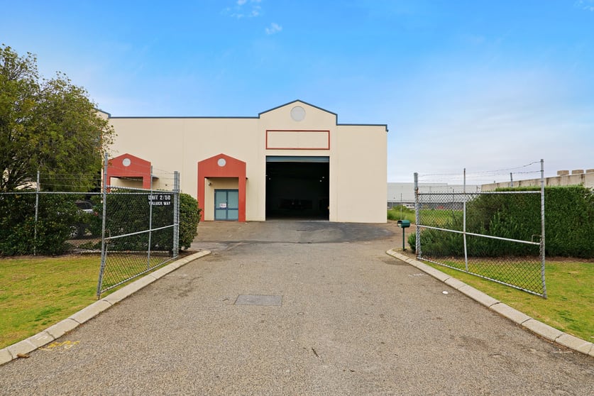 Click to view all images 2/50 Tulloch Way Canning Vale WA 6155 - Image 3