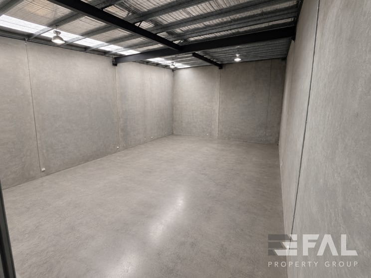 Click to view all images Unit 3/1 Gliderway St Bundamba QLD 4304 - Image 2