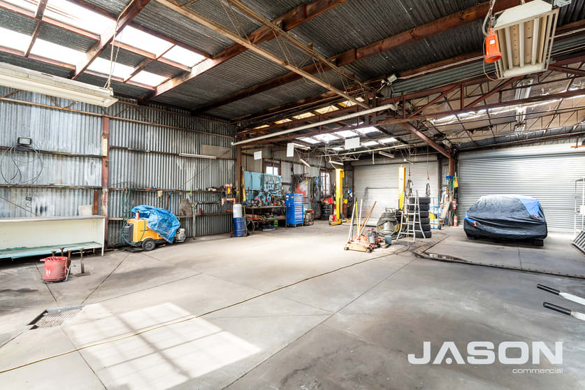 Click to view all images 14 Leo Street Fawkner VIC 3060 - Image 2