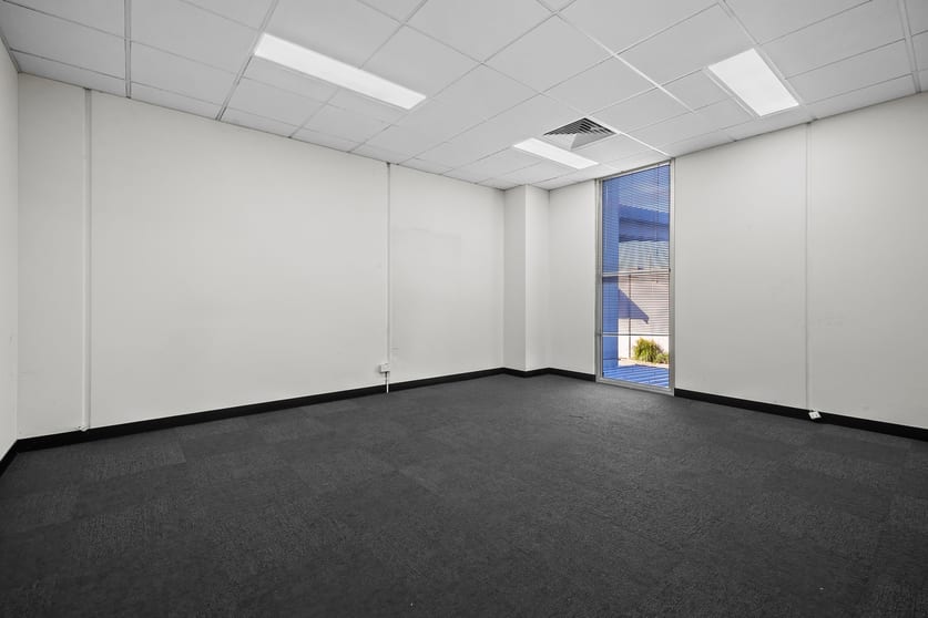 Click to view all images 1/23-27 Olive Grove Keysborough VIC 3173 - Image 3