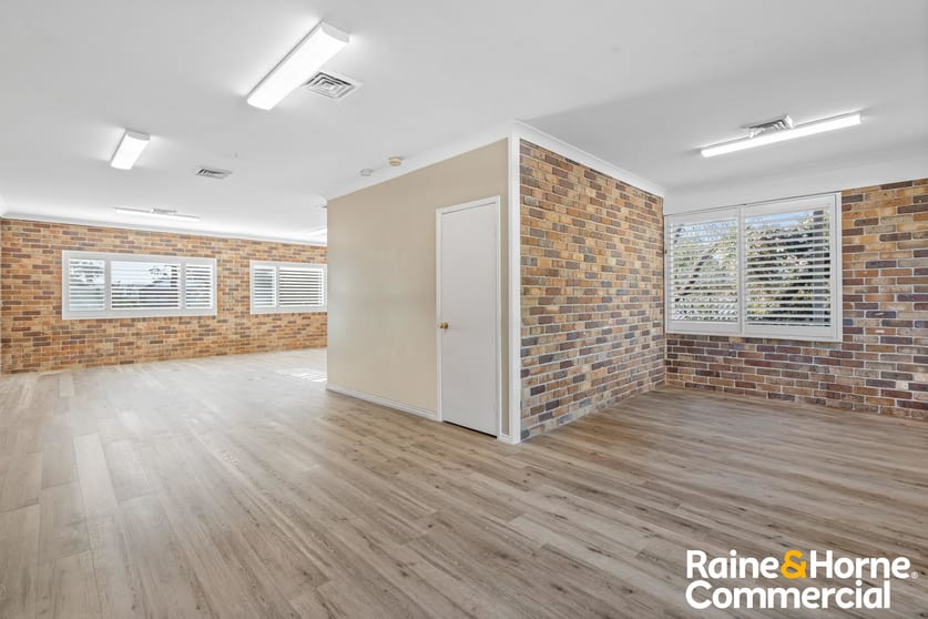 4/199 Avoca Drive Green Point NSW 2251 - Image 1
