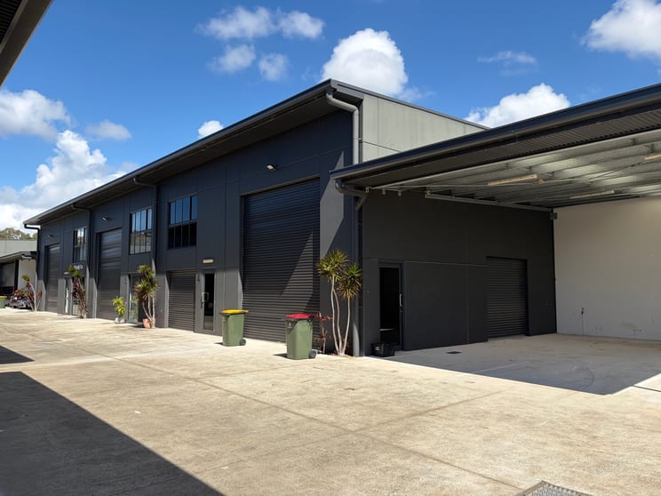 Click to view all images 4/9 Lomandra Place Coolum Beach QLD 4573 - Image 1