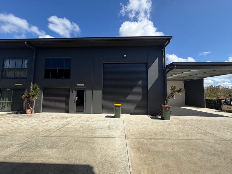 Click to view all images 4/9 Lomandra Place Coolum Beach QLD 4573 - Image 3