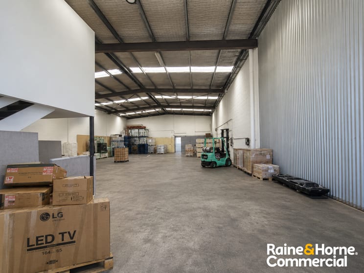 Click to view all images 3/23 Peachtree Road Penrith NSW 2750 - Image 2