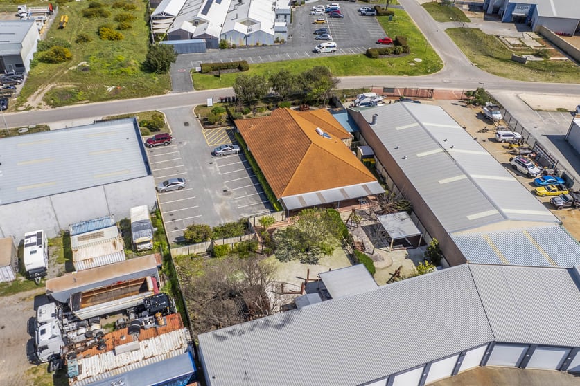 Click to view all images 4 Helmshore Way Port Kennedy WA 6172 - Image 3