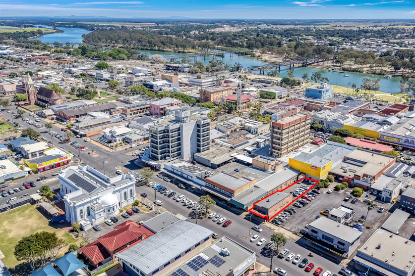 Click to view all images 49 Woongarra Street Bundaberg Central QLD 4670 - Image 2