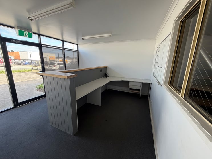 Click to view all images 6 Ashenden Street Leongatha VIC 3953 - Image 3