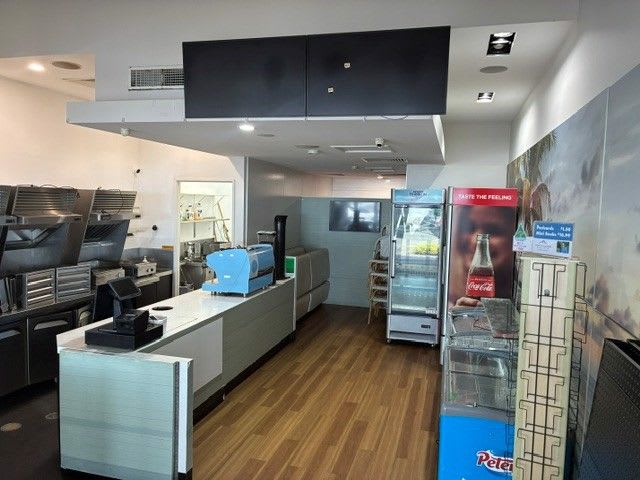 Click to view all images Suite 4a 99 Esplanade Cairns City QLD 4870 - Image 4