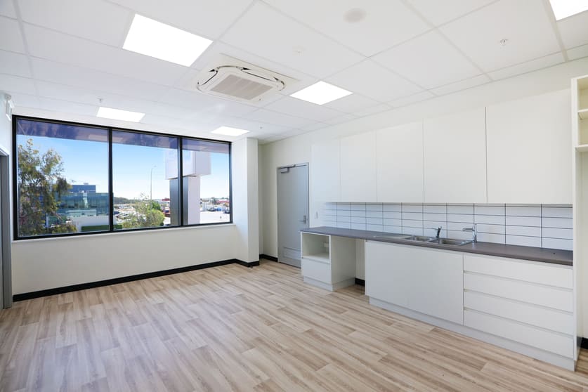 Click to view all images 980 Abernethy Road High Wycombe WA 6057 - Image 3