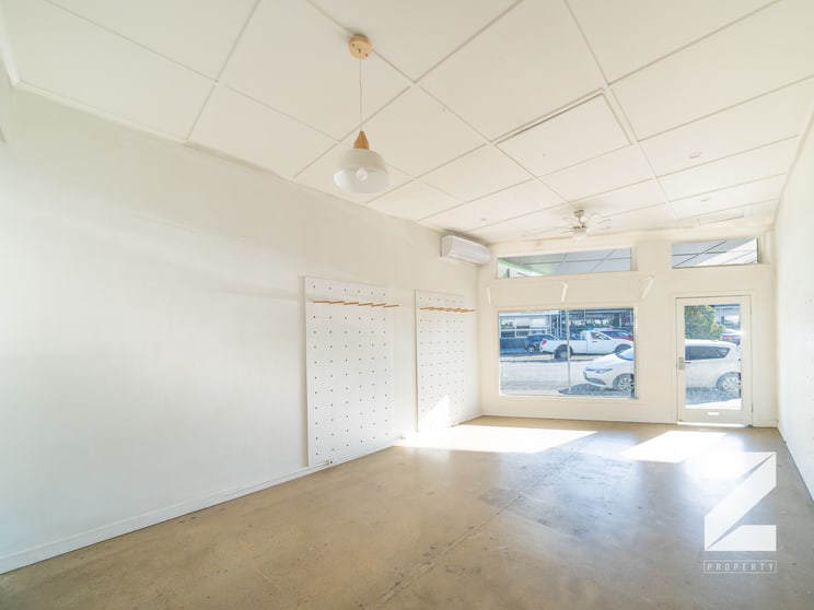Click to view all images 314 OXLEY ROAD Graceville QLD 4075 - Image 3