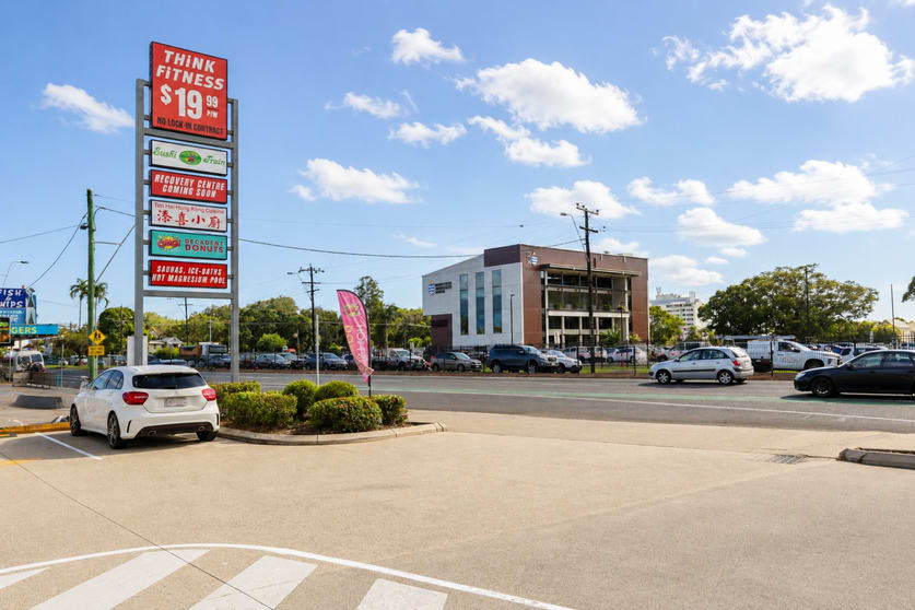 Click to view all images 217 Sheridan Street Cairns North QLD 4870 - Image 2