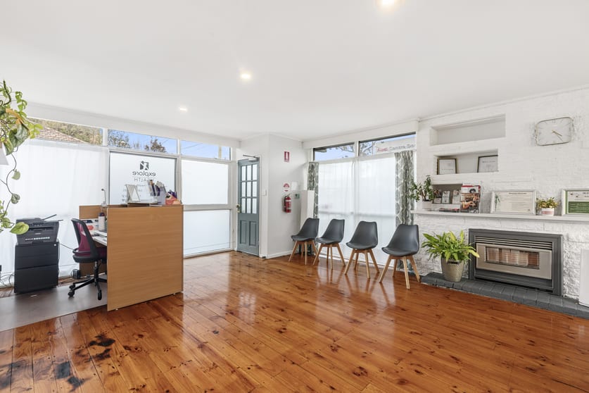 Click to view all images 813 Doncaster Road Doncaster VIC 3108 - Image 3
