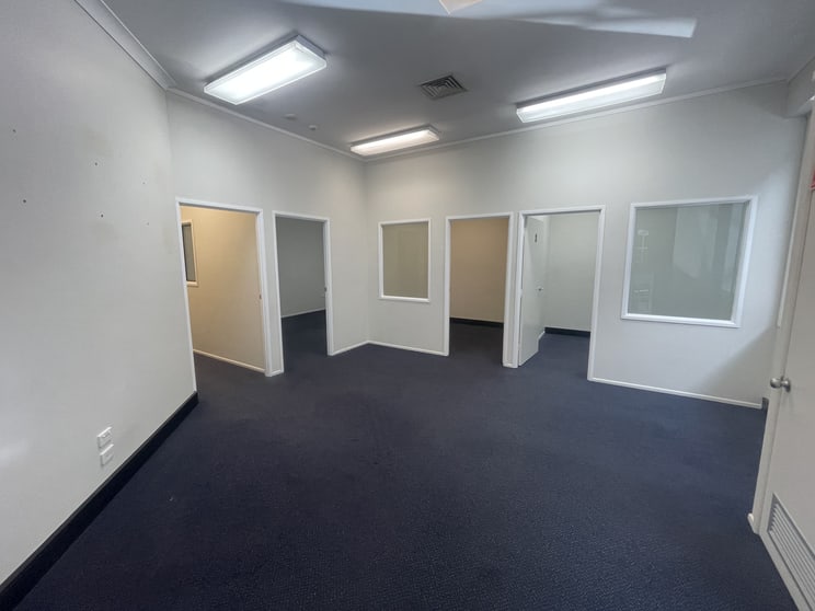 Suite 3/445 Ruthven Street Toowoomba City QLD 4350 - Image 3