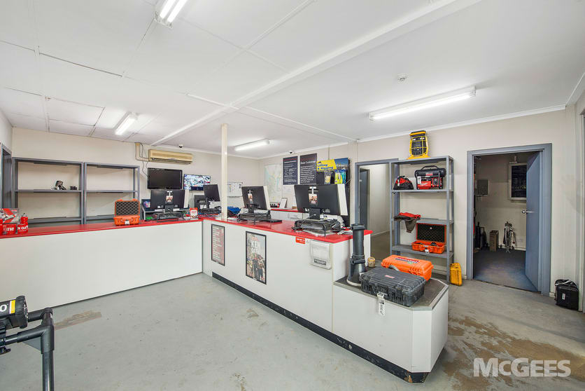 Click to view all images 2 & 2A Richard Street Hindmarsh SA 5007 - Image 3
