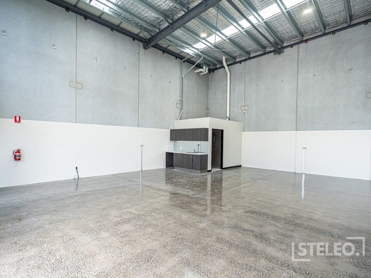 Click to view all images 20/2 Thomsons Road Keilor Park VIC 3042 - Image 3
