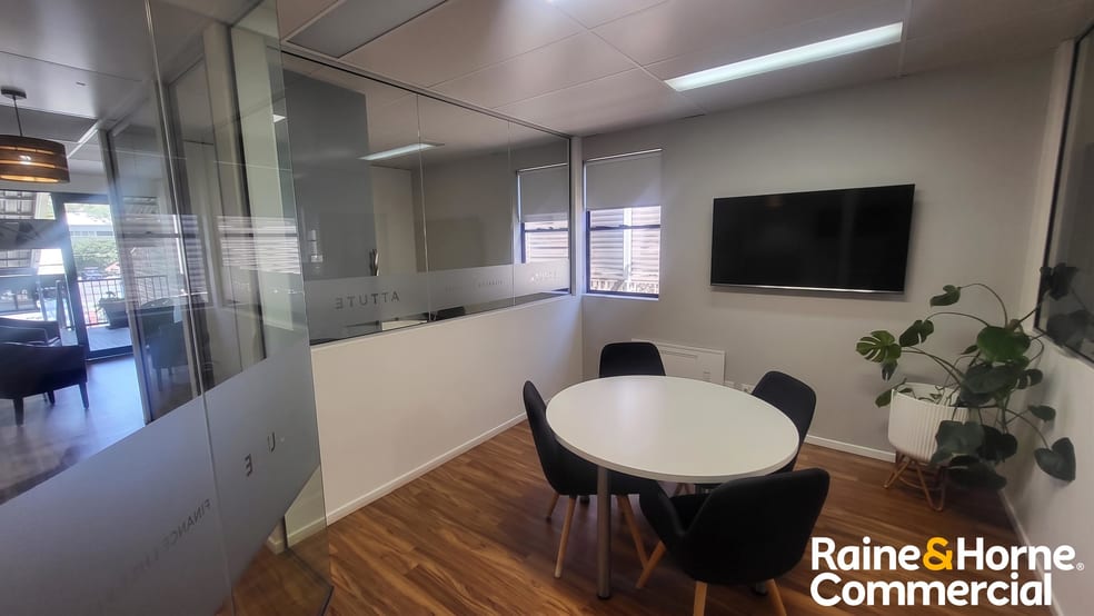 Click to view all images 3/19 Days Road Grange QLD 4051 - Image 3