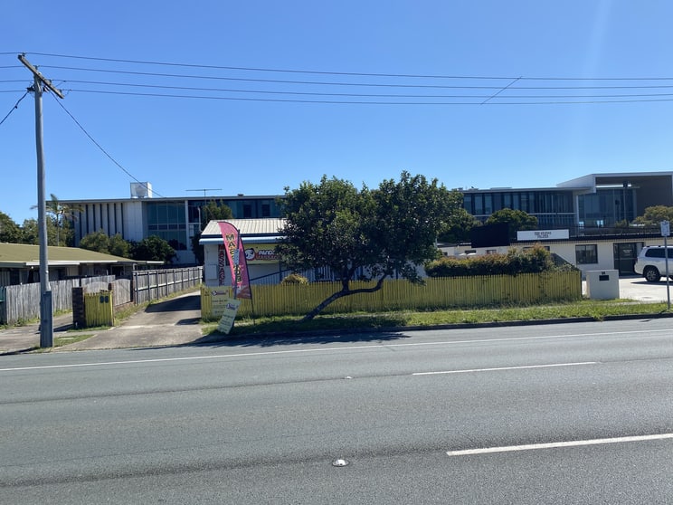 Click to view all images 96 Nicklin Way Warana QLD 4575 - Image 3