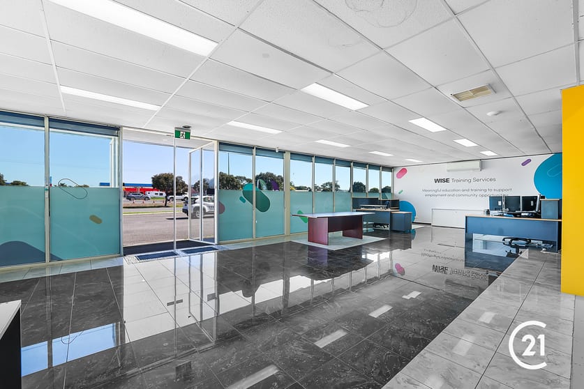 Click to view all images 2/106 Northern Highway Echuca VIC 3564 - Image 3