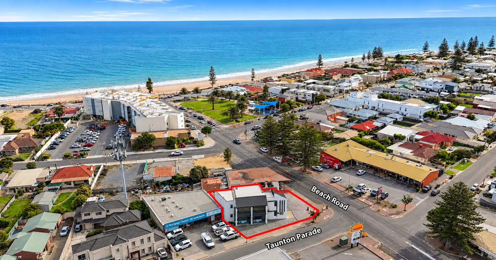 Click to view all images 20 Beach Road Christies Beach SA 5165 - Image 2