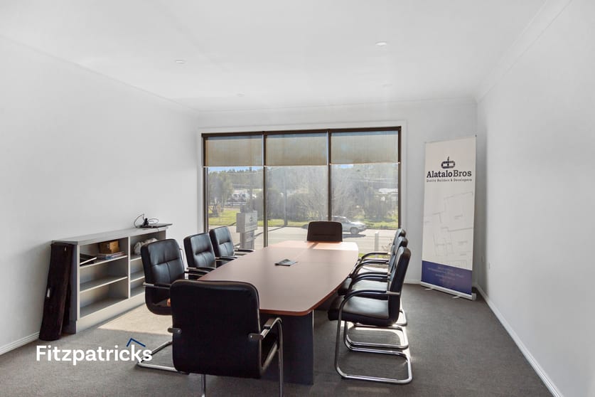 Click to view all images 1/64 Hammond Avenue Wagga Wagga NSW 2650 - Image 2