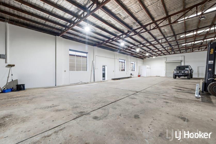 Click to view all images 26 Yass Road Queanbeyan NSW 2620 - Image 5