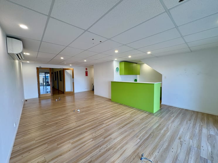 Click to view all images Unit 11, 311 Hillsborough Road Warners Bay NSW 2282 - Image 3