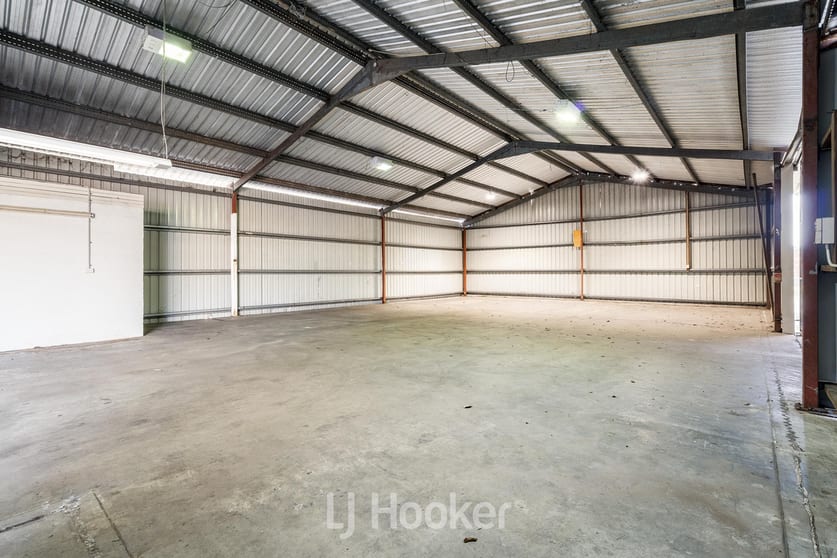 Click to view all images 3/15 Cook Street Busselton WA 6280 - Image 3