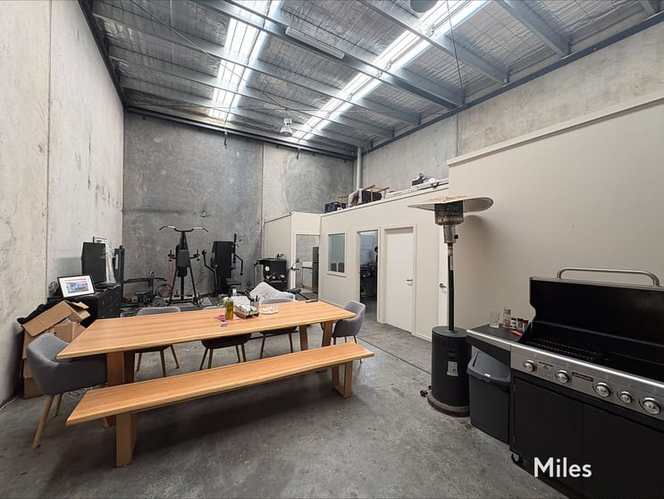 Click to view all images 17/20-22 Thornycroft Street Campbellfield VIC 3061 - Image 3