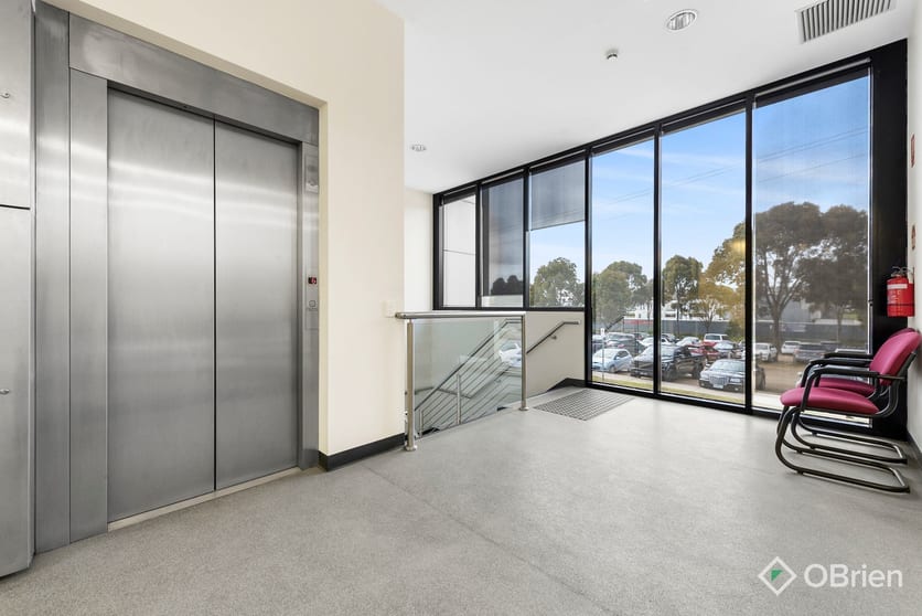 16 Blamey Place Mornington VIC 3931 - Image 2