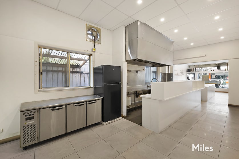 Click to view all images 87A Station Street Fairfield VIC 3078 - Image 3