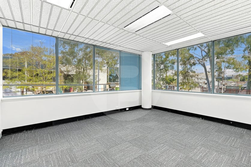 Click to view all images 43 FOURTH AVENUE Blacktown NSW 2148 - Image 2