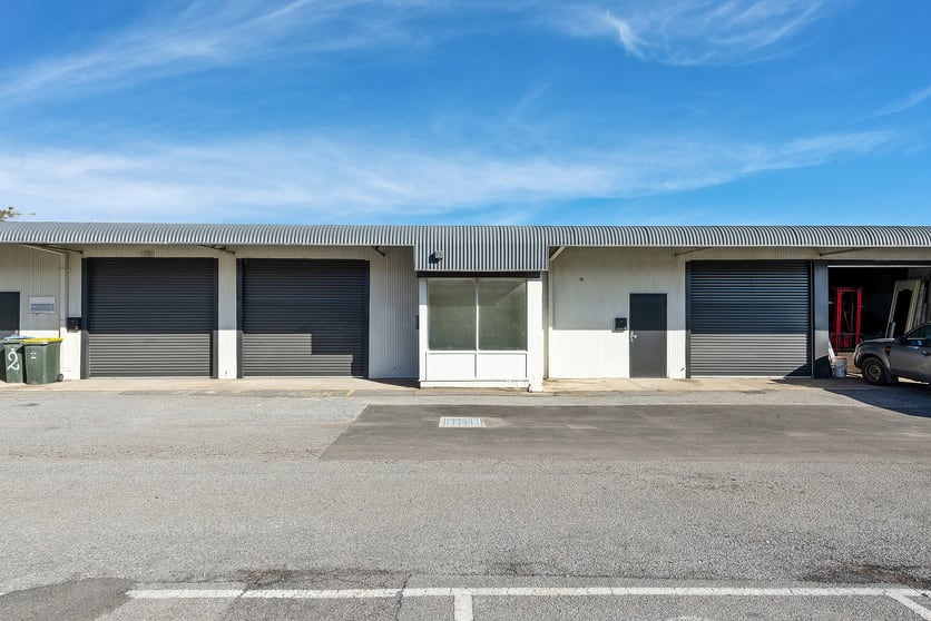 Click to view all images 17 Bowyer Road Wingfield SA 5013 - Image 3