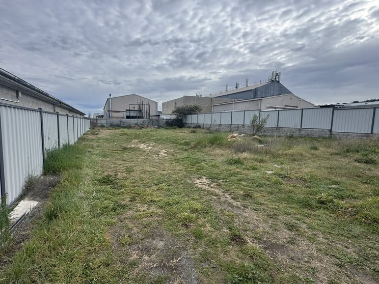 Click to view all images 65 Thurralilly street Queanbeyan East NSW 2620 - Image 2
