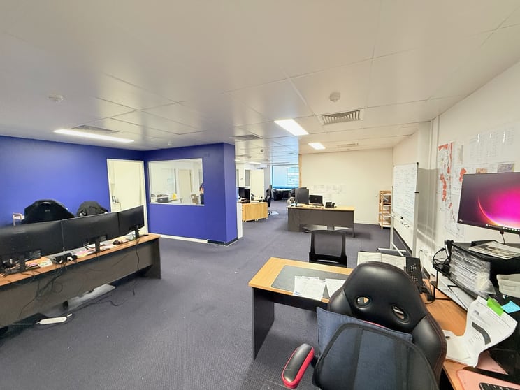 Click to view all images Suite 22/247 Bayview Street Runaway Bay QLD 4216 - Image 3