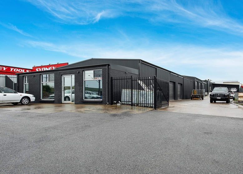 Click to view all images 52 O'Sullivan Beach Road Lonsdale SA 5160 - Image 1