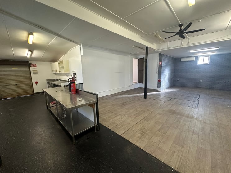 Click to view all images 203 Rothery Street Bellambi NSW 2518 - Image 2