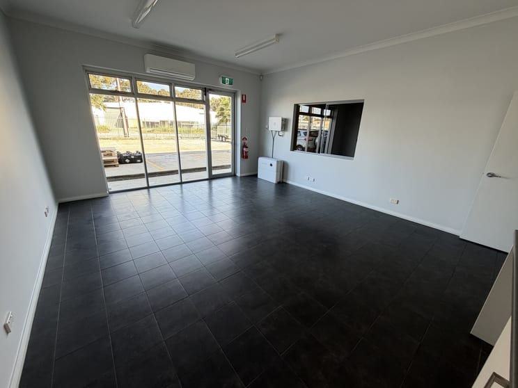 Click to view all images Unit 2/25-27 Musgrave Avenue Welland SA 5007 - Image 3