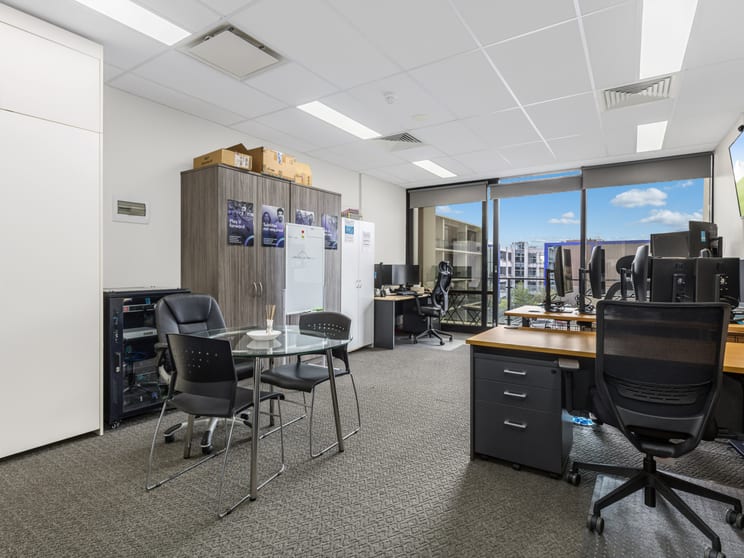 Click to view all images 3.04/29-31 Lexington Drive Bella Vista NSW 2153 - Image 2